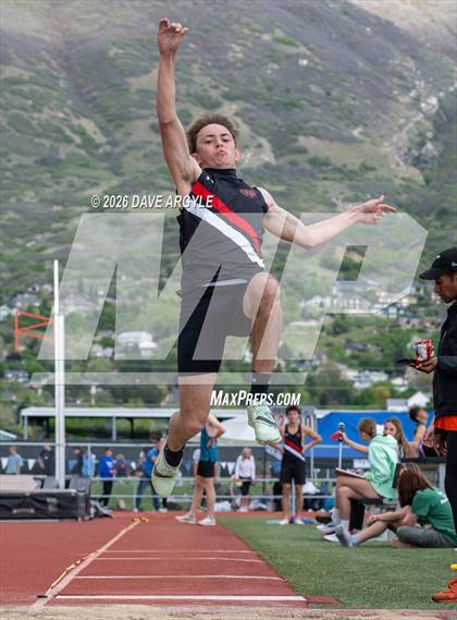 Thumbnail 1 in Phoenix Invitational photogallery.