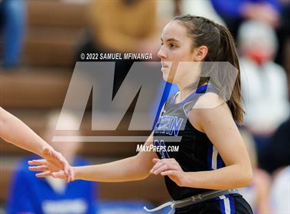 Thumbnail 1 in Marian @ Lincoln East photogallery.