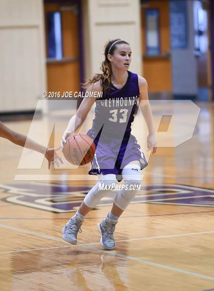 Thumbnail 3 in Boerne vs New Braunfels (Boerne ISD Tournament) photogallery.