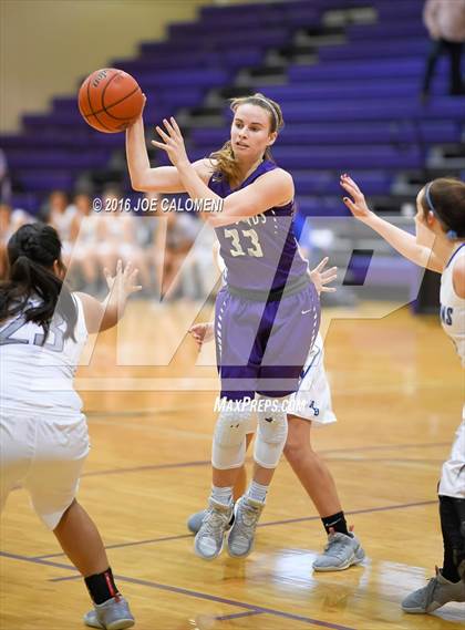 Thumbnail 2 in Boerne vs New Braunfels (Boerne ISD Tournament) photogallery.
