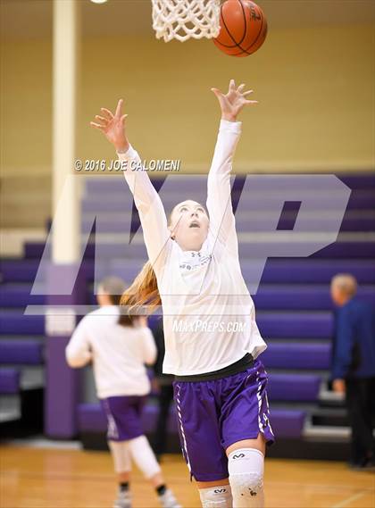 Thumbnail 3 in Boerne vs New Braunfels (Boerne ISD Tournament) photogallery.