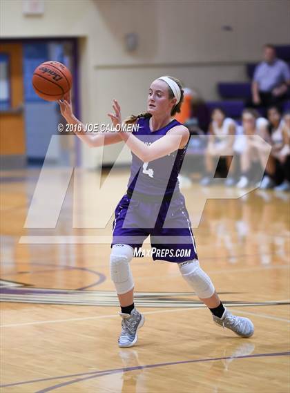 Thumbnail 1 in Boerne vs New Braunfels (Boerne ISD Tournament) photogallery.