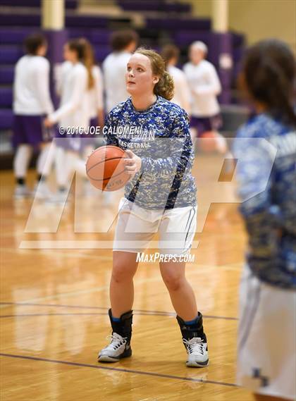 Thumbnail 3 in Boerne vs New Braunfels (Boerne ISD Tournament) photogallery.
