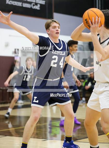 Thumbnail 1 in Loyola vs St Francis photogallery.