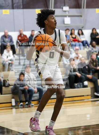 Thumbnail 2 in Loyola vs St Francis photogallery.