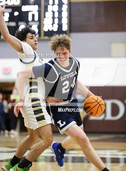 Thumbnail 1 in Loyola vs St Francis photogallery.