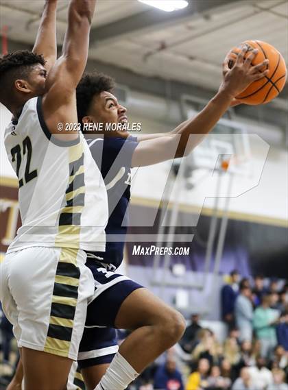 Thumbnail 3 in Loyola vs St Francis photogallery.