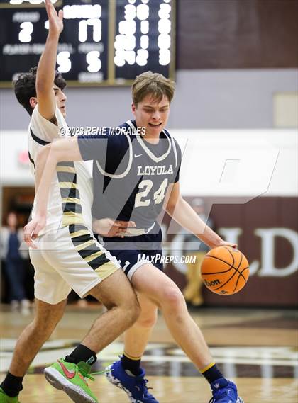Thumbnail 3 in Loyola vs St Francis photogallery.