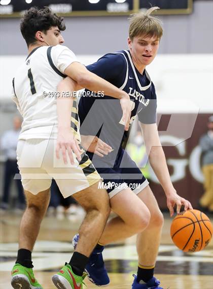 Thumbnail 2 in Loyola vs St Francis photogallery.