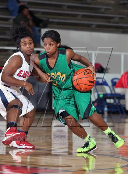 Thumbnail 1 in Dawson [Glenda] vs. DeSoto (McDonald's Texas Invitational) photogallery.