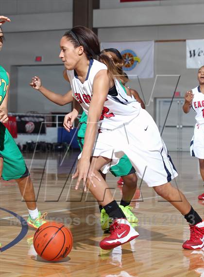 Thumbnail 1 in Dawson [Glenda] vs. DeSoto (McDonald's Texas Invitational) photogallery.