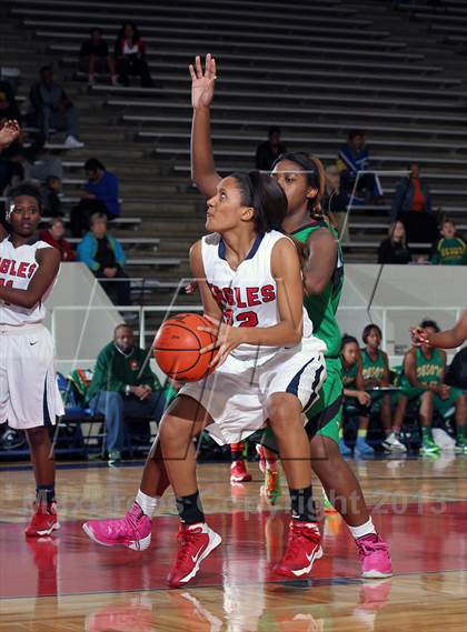 Thumbnail 1 in Dawson [Glenda] vs. DeSoto (McDonald's Texas Invitational) photogallery.