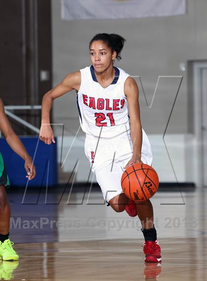 Thumbnail 2 in Dawson [Glenda] vs. DeSoto (McDonald's Texas Invitational) photogallery.