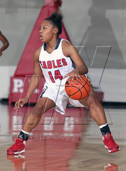 Thumbnail 1 in Dawson [Glenda] vs. DeSoto (McDonald's Texas Invitational) photogallery.