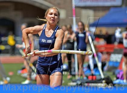 Thumbnail 1 in Penn Relays (Pole Vault) photogallery.
