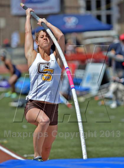 Thumbnail 1 in Penn Relays (Pole Vault) photogallery.