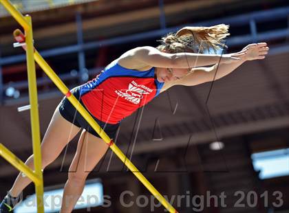 Thumbnail 1 in Penn Relays (Pole Vault) photogallery.