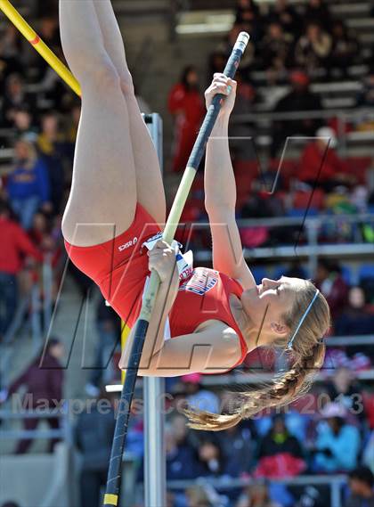 Thumbnail 3 in Penn Relays (Pole Vault) photogallery.