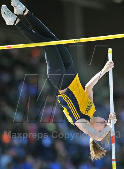 Thumbnail 3 in Penn Relays (Pole Vault) photogallery.