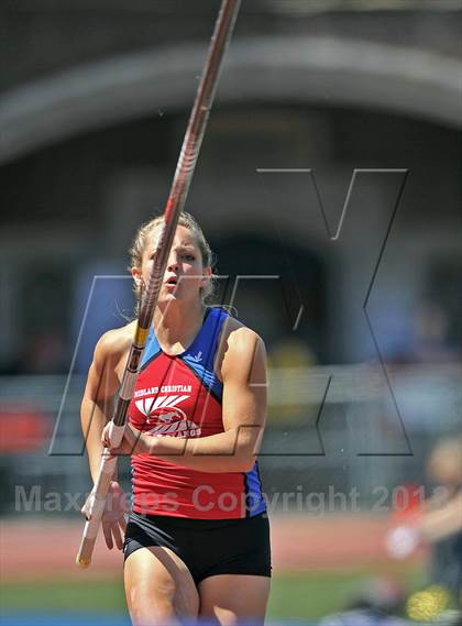 Thumbnail 2 in Penn Relays (Pole Vault) photogallery.