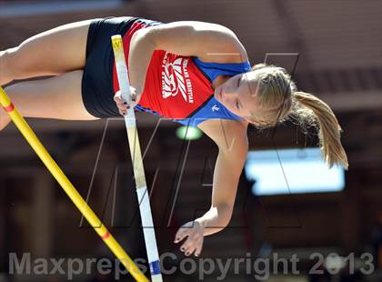 Thumbnail 2 in Penn Relays (Pole Vault) photogallery.