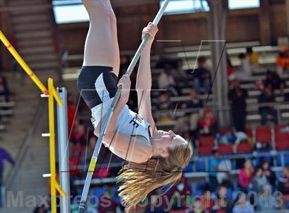 Thumbnail 3 in Penn Relays (Pole Vault) photogallery.