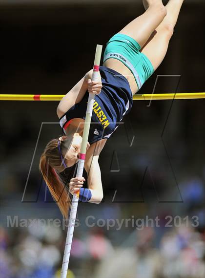 Thumbnail 1 in Penn Relays (Pole Vault) photogallery.