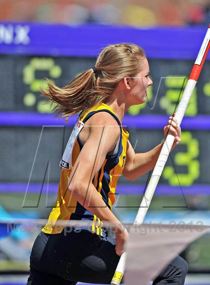 Thumbnail 3 in Penn Relays (Pole Vault) photogallery.