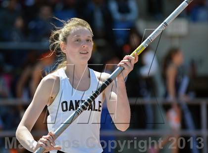Thumbnail 3 in Penn Relays (Pole Vault) photogallery.