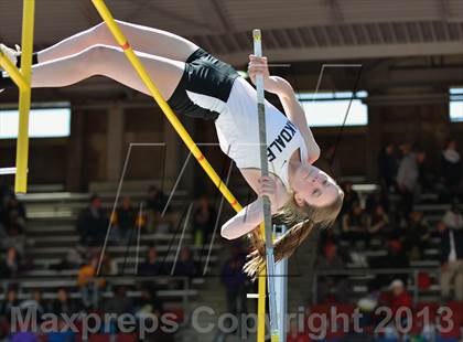 Thumbnail 2 in Penn Relays (Pole Vault) photogallery.
