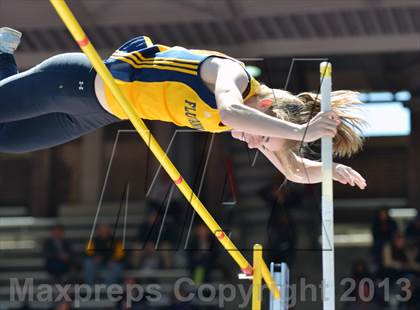 Thumbnail 2 in Penn Relays (Pole Vault) photogallery.