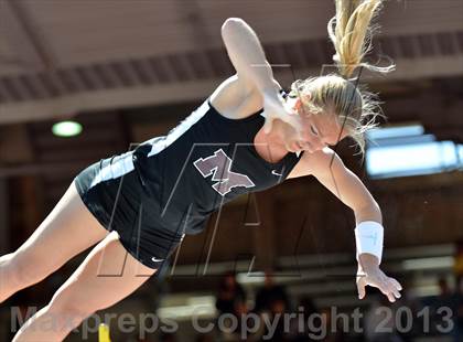 Thumbnail 3 in Penn Relays (Pole Vault) photogallery.