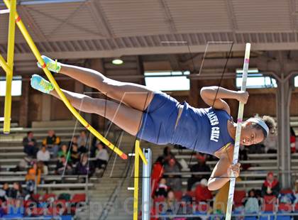 Thumbnail 2 in Penn Relays (Pole Vault) photogallery.