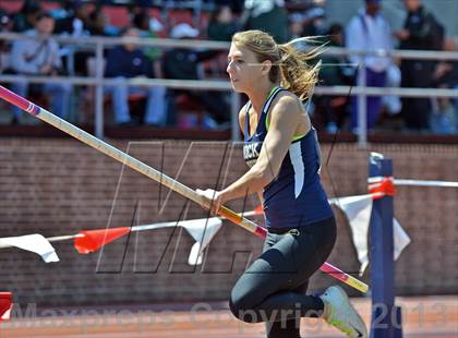 Thumbnail 1 in Penn Relays (Pole Vault) photogallery.