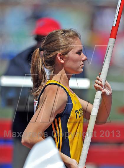 Thumbnail 1 in Penn Relays (Pole Vault) photogallery.