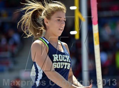 Thumbnail 3 in Penn Relays (Pole Vault) photogallery.