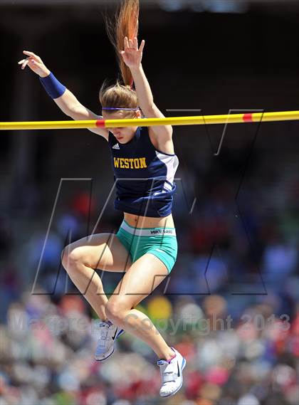 Thumbnail 2 in Penn Relays (Pole Vault) photogallery.