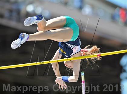 Thumbnail 2 in Penn Relays (Pole Vault) photogallery.