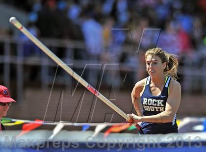 Thumbnail 1 in Penn Relays (Pole Vault) photogallery.