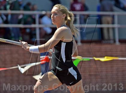 Thumbnail 3 in Penn Relays (Pole Vault) photogallery.