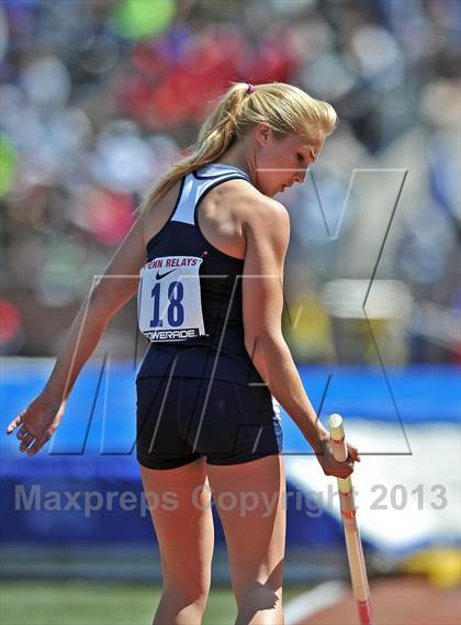 Thumbnail 1 in Penn Relays (Pole Vault) photogallery.