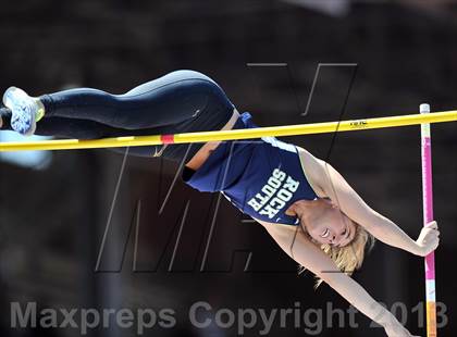 Thumbnail 3 in Penn Relays (Pole Vault) photogallery.