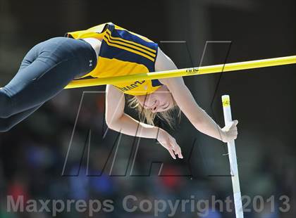 Thumbnail 3 in Penn Relays (Pole Vault) photogallery.