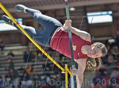Thumbnail 1 in Penn Relays (Pole Vault) photogallery.