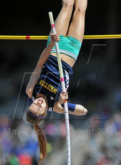 Thumbnail 2 in Penn Relays (Pole Vault) photogallery.