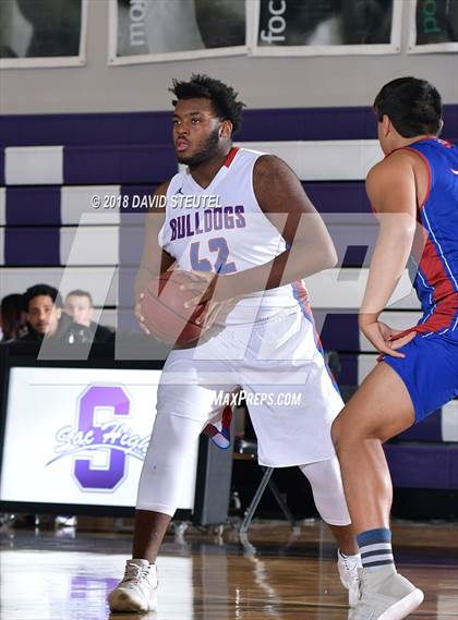 Thumbnail 3 in Christian Brothers vs. Folsom (St. Hope Elite Classic) photogallery.