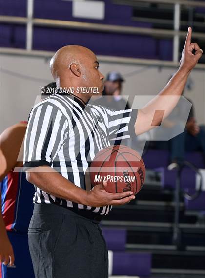 Thumbnail 3 in Christian Brothers vs. Folsom (St. Hope Elite Classic) photogallery.