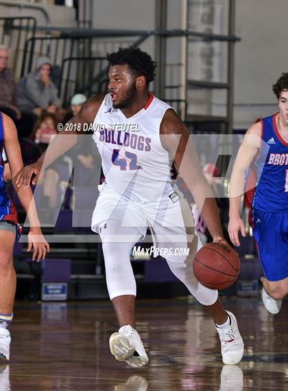 Thumbnail 1 in Christian Brothers vs. Folsom (St. Hope Elite Classic) photogallery.
