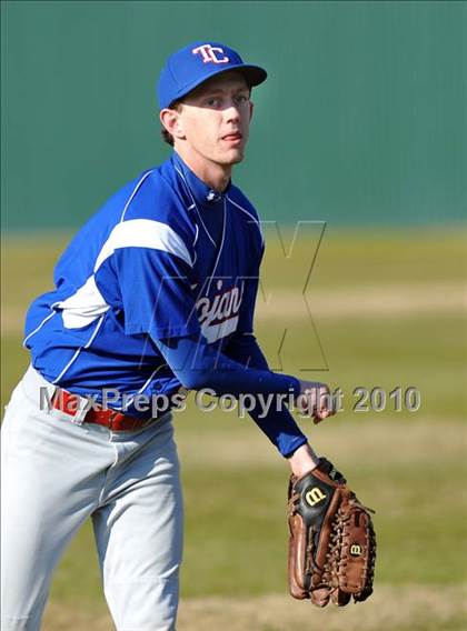 Thumbnail 2 in Naaman Forest vs. Trinity Christian (Carrollton Diamond Classic) photogallery.