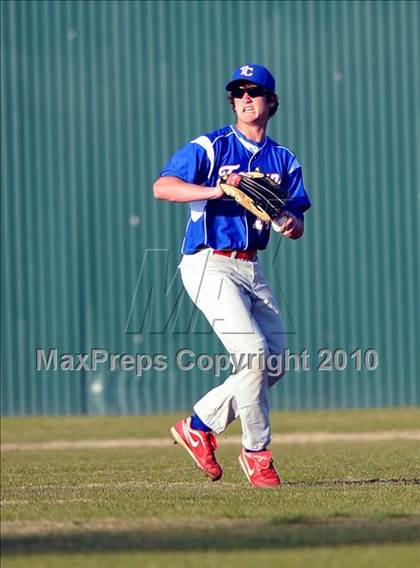 Thumbnail 2 in Naaman Forest vs. Trinity Christian (Carrollton Diamond Classic) photogallery.